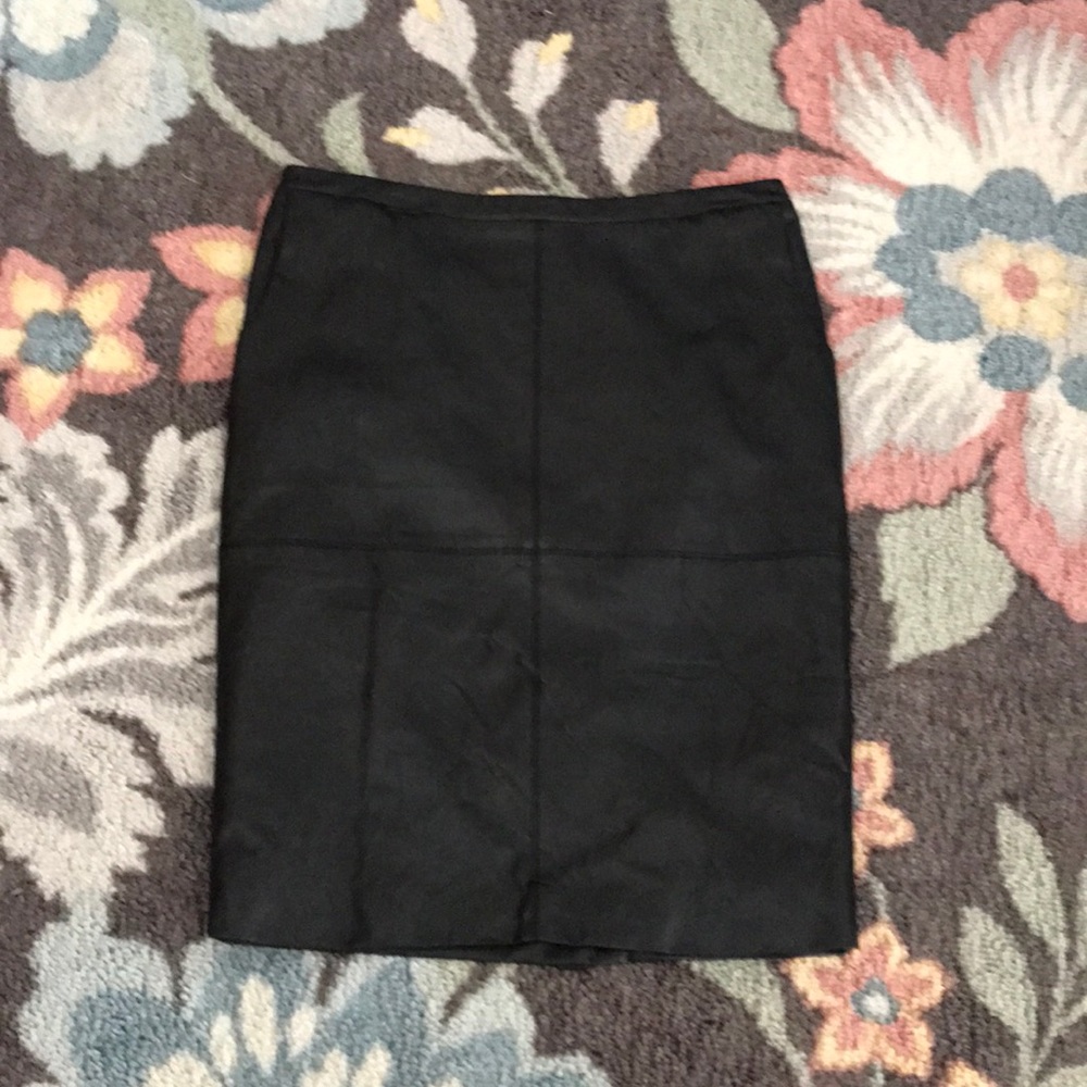 Eva Mendez leather pencil skirt